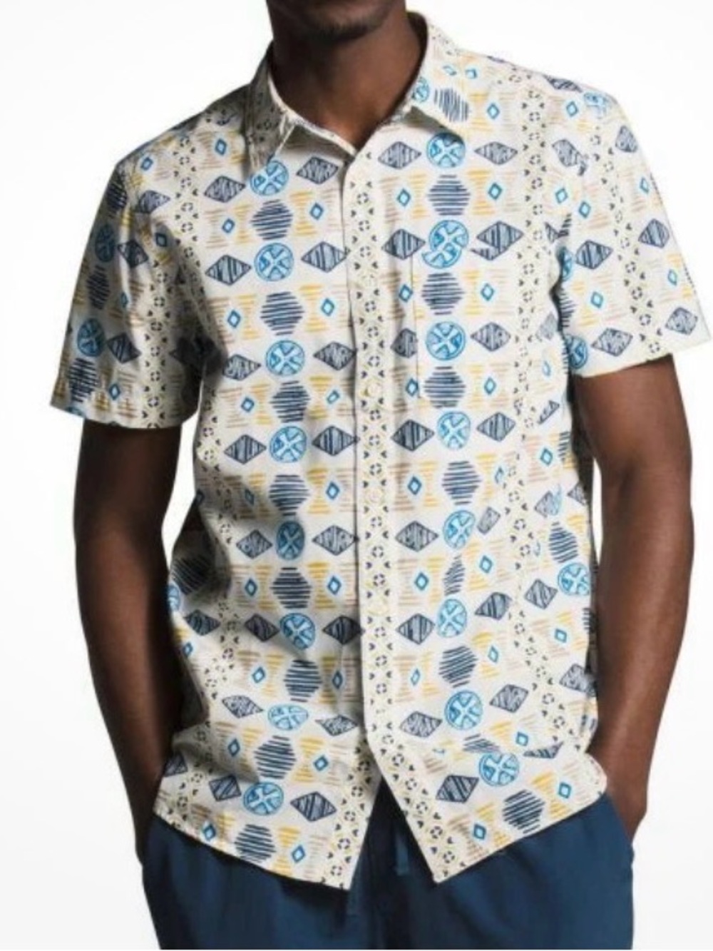 The North Face Short-Sleeve Baytrail Button-Down Shirt. Men’s Large. Blue Yellow